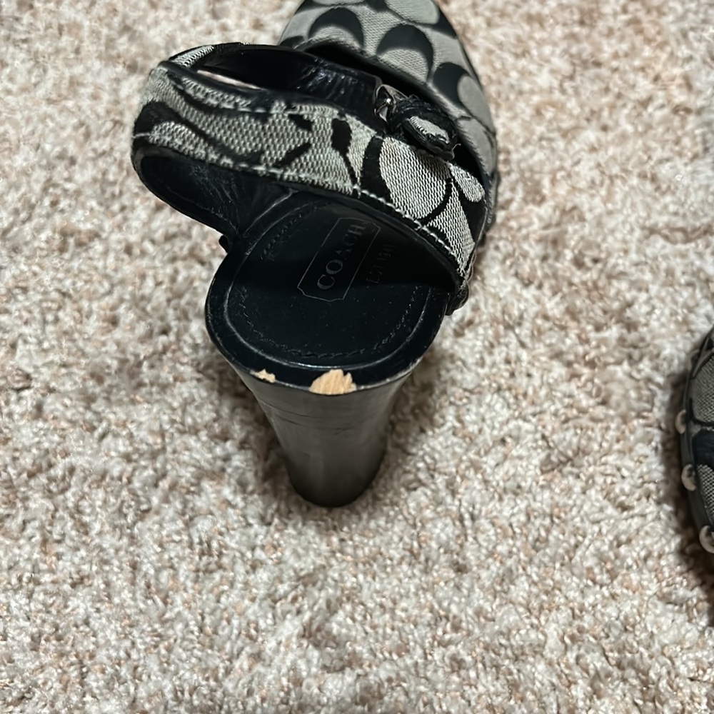 Coach heels small platform size 8 - Picture 3 of 8